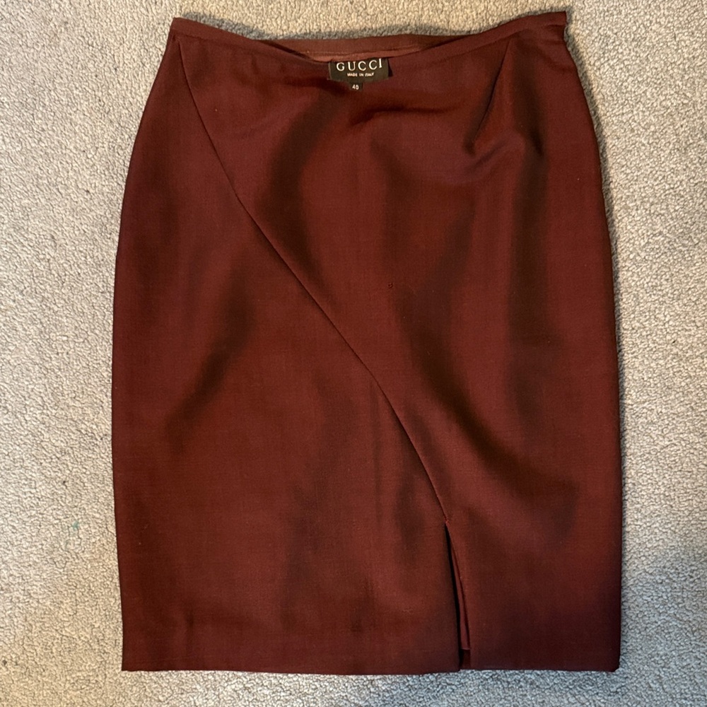 Guccis sz 40 fits US sz 4 Deep Burgundy Pencil Skirt
